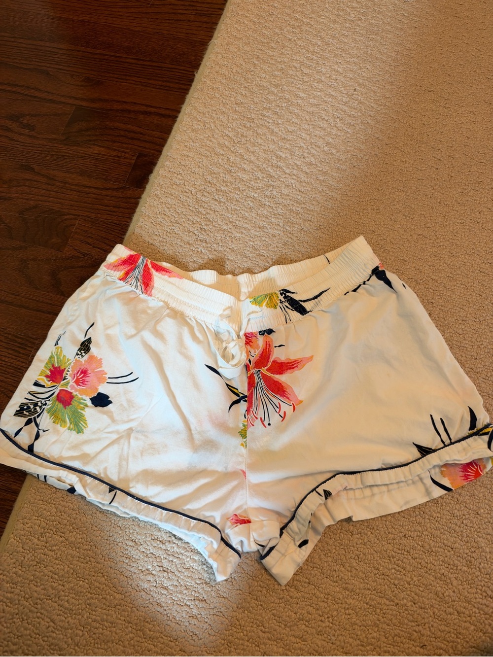 Gap Body Women’s White Floral Draw String Pajama Shorts